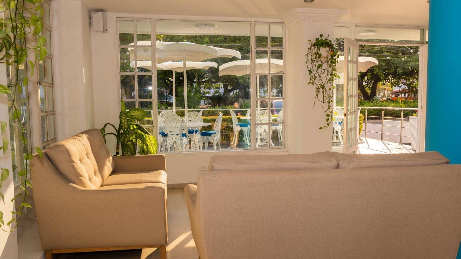 Coral Reef Hotel 3*