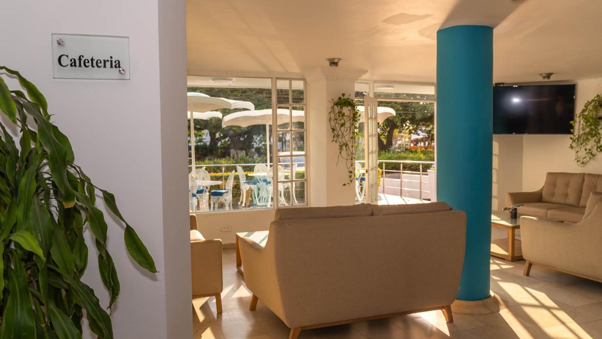 Hotel Coral Reef