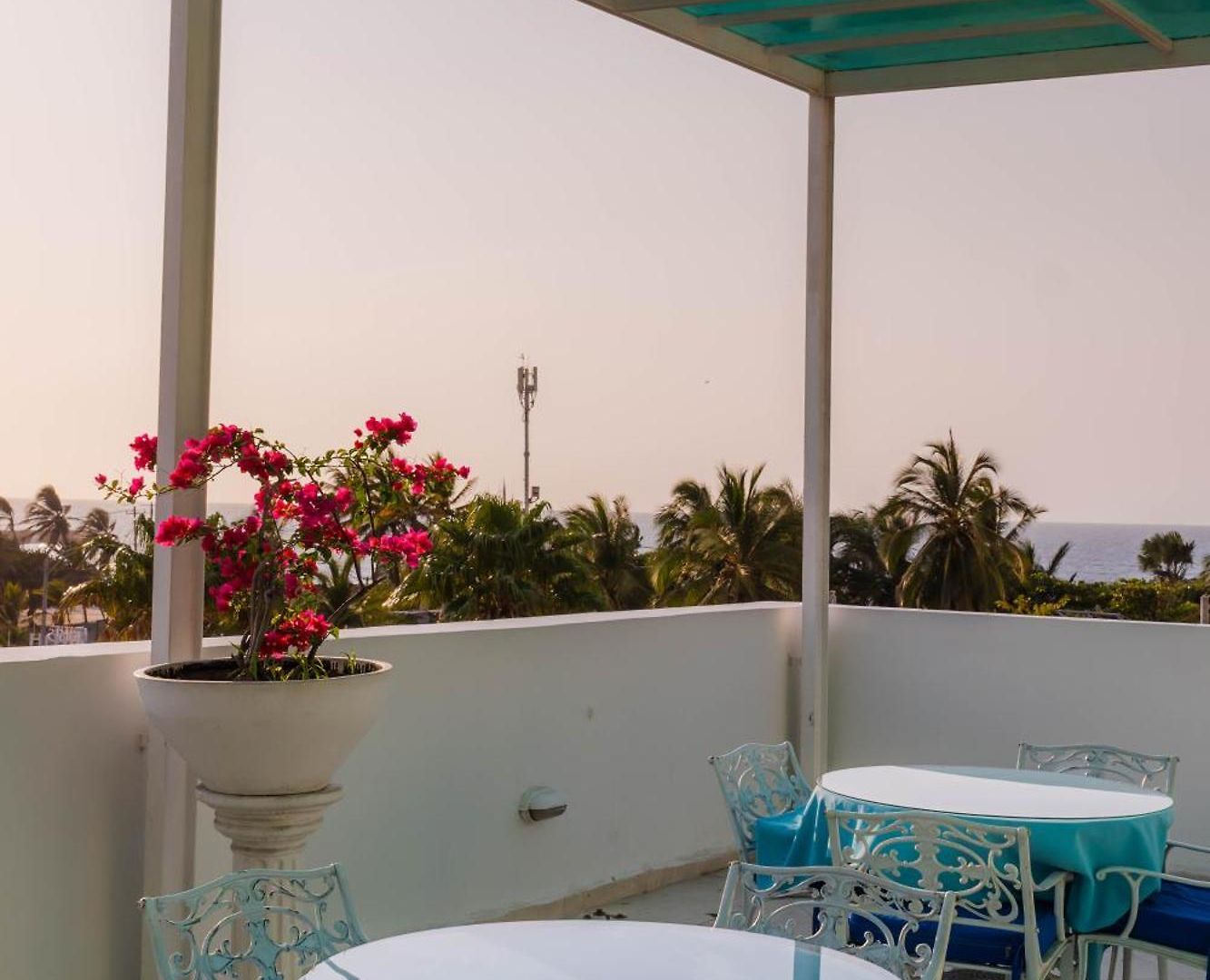 Coral Reef Hotel 3*