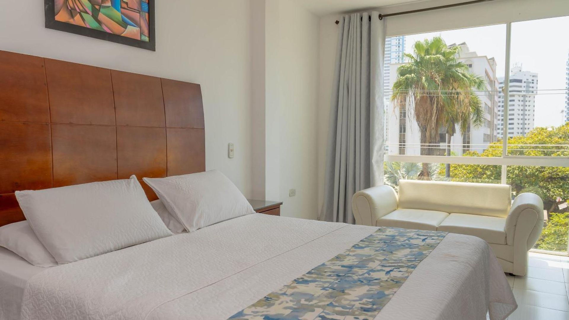 Coral Reef Hotel 3*