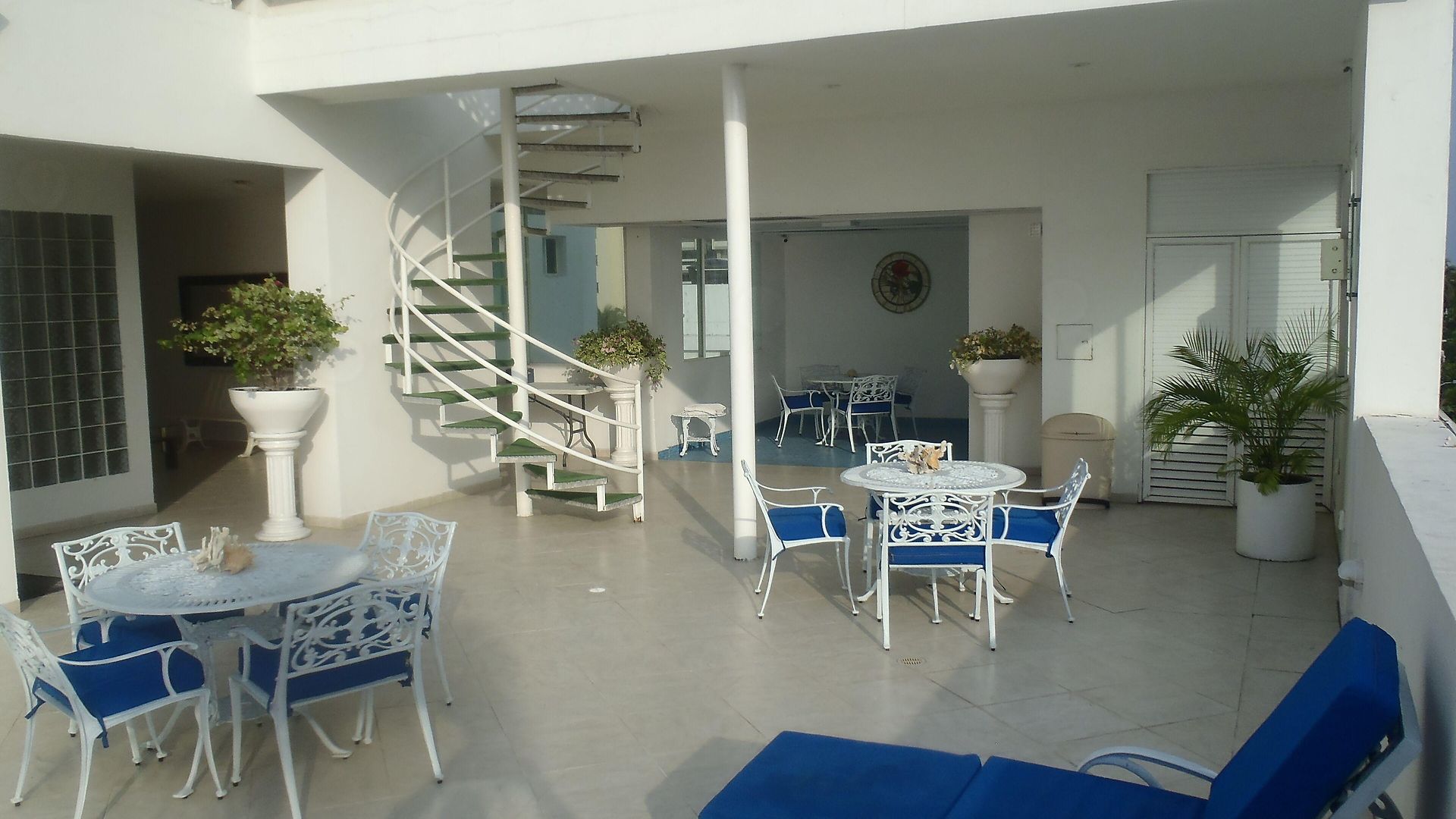 Coral Reef Hotel